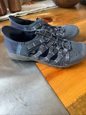 Skechers Hands Free Slip Ins Women’s Navy Knit Woven Sandals sz 5.5